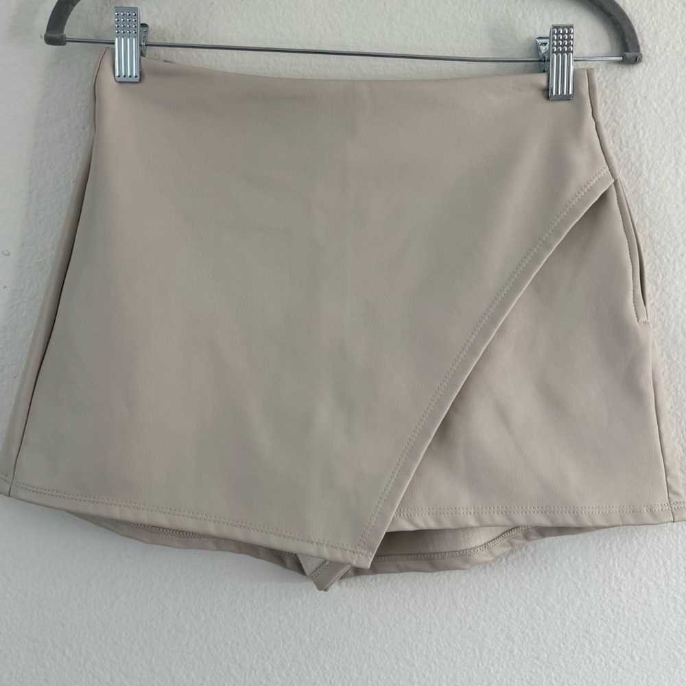 Altar’d State Light Tan Asymmetrical Beige Pleather Skort Size Small